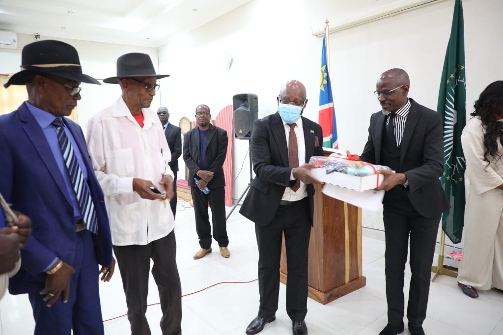 MOJLRNAM's tweet photo. Today, the Ministry of Justice & Labour Relations handed over 8 vehicles to traditional authorities to strengthen community courts.
PM Dr. Tjitunga Elijah Ngurare led the handover, reaffirming govtโs commitment to bringing justice closer to the people.
#Justice #CommunityCourts https://t.co/u6ZNekPNZS