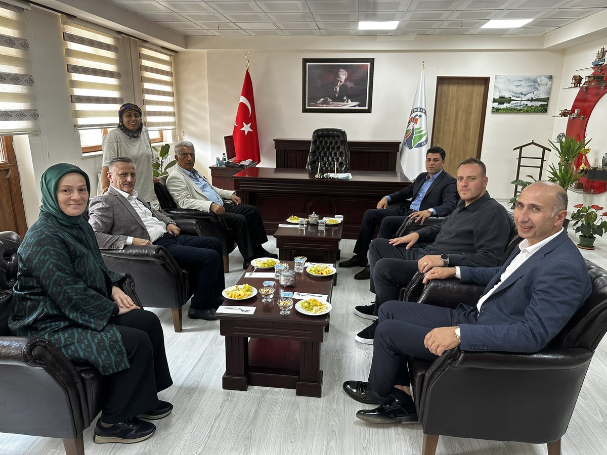 Hemşin Kaymakamı, kıymetli hemşehrimiz Murat Karnap’a misafirperverliği için teşekkür ediyorum. 

📍Rize