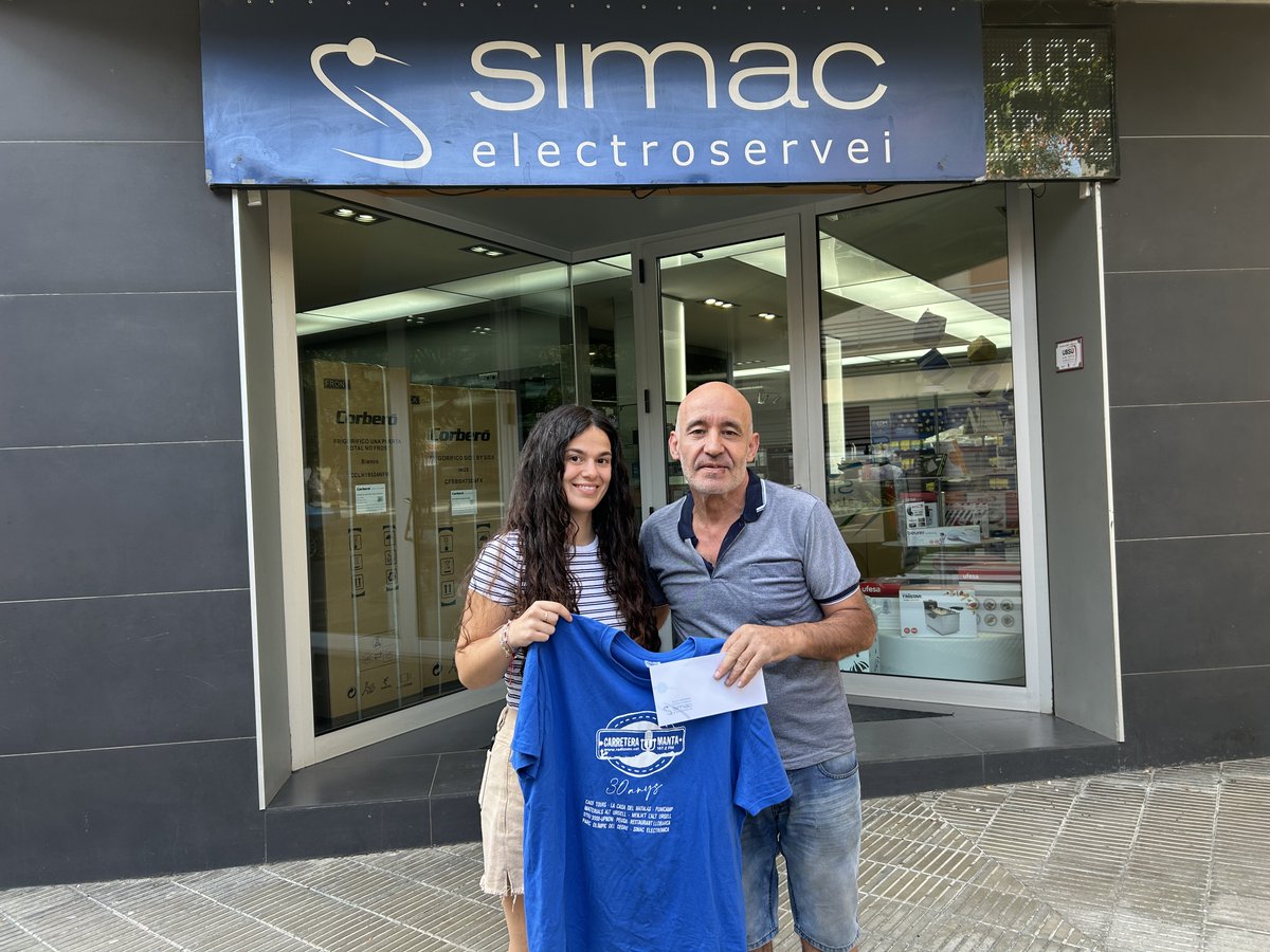 RadioSeu's tweet image. 🎙️#CIMRàdioSeu 'Carretera i Manta' completa la 30a edició en antena, amb una donació solidària a #Pirineu amb el Sàhara, oferta per SIMAC, i el sorteig d'un viatge gentilesa de CadíTours. #laSeu #AltUrgell #RàdioSeu40anys

🥳👏📞Moltes gràcies a tothom per la vostra participació!