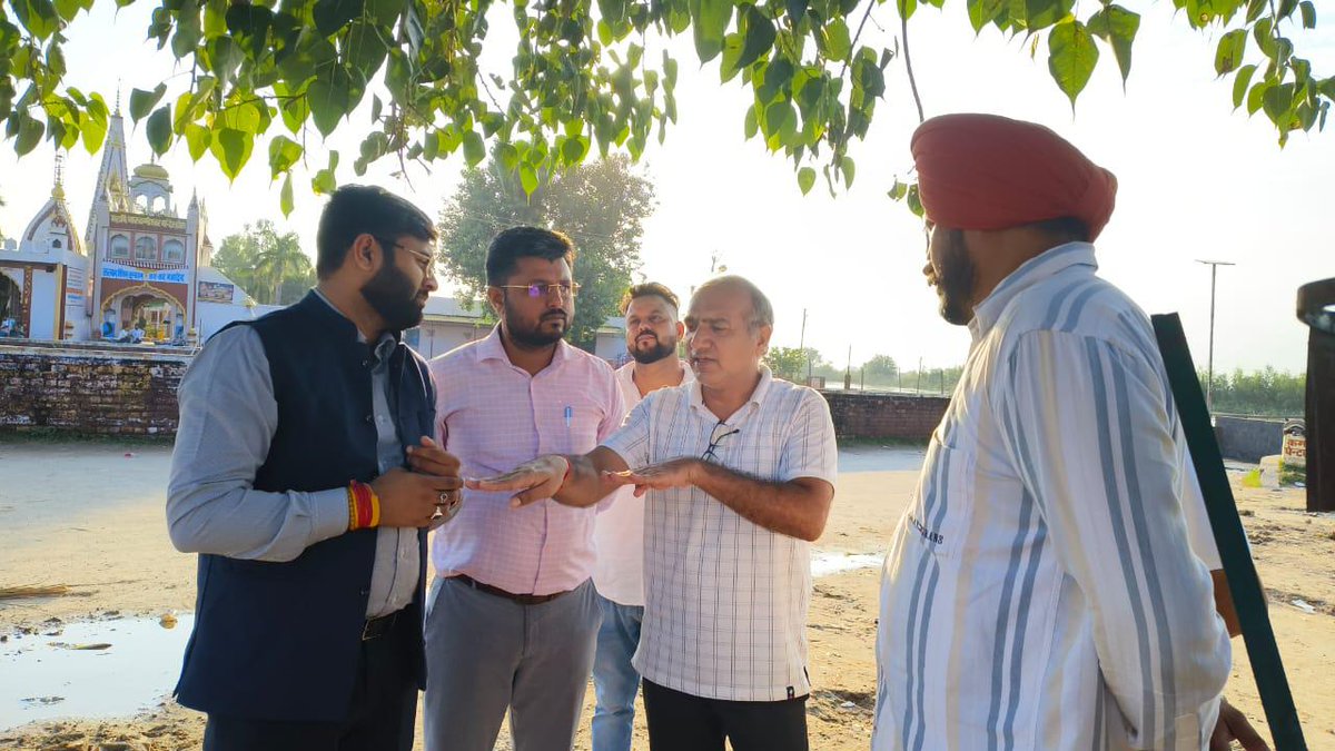 TusharBachgoan's tweet image. आज गाँव झाँसा में पहुंचकर स्थिति का जायज़ा लिया। मुख्यमंत्री श्री नायब सिंह सैनी जी हर घंटे ले रहे हैं रिपोर्ट । लोगों की सेवा में खड़ी है नायब सरकार …