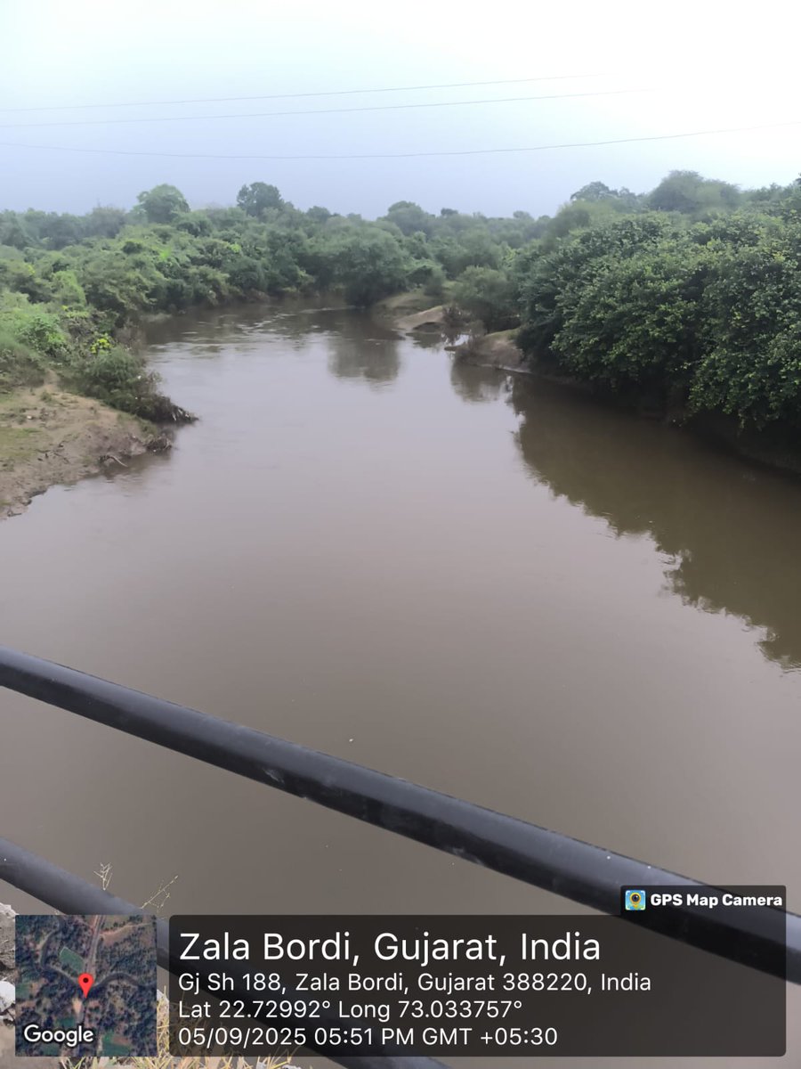 આજરોજ તાલુકા વિકાસ અધિકારી શ્રી સાથે ગામના તલાટી કમ મંત્રીશ્રીને સાથે રાખી શેઢી નદી પસાર થાય છે તેવા થામણા ઘોરા અને અરડી ગામની મુલાકાત લીધી
<a href="/revenuegujarat/">Revenue Dep. Gujarat</a> 
<a href="/CollectorAnd/">Collector and DM Anand</a> 
<a href="/ddoanand/">DDOANAND</a> 
<a href="/DsoAnand/">dso anand</a> 
<a href="/ero_anand53446/">SDM Anand</a>