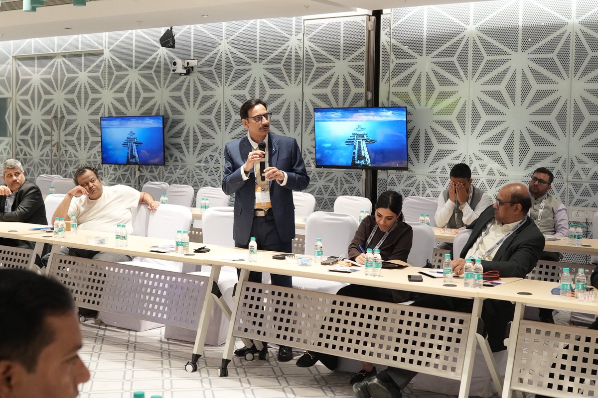At #SemiconIndia2025, the Govt. of Gujarat hosted a CXO Roundtable with 40+ leaders, fostering dialogue on advancing India’s semiconductor industry. #Gujarat #Semiconductor
