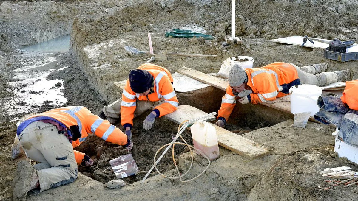 #histoire #archéologie #France 
Une sépulture du Néolithique renfermant au moins 70 squelettes et un probable alignement de mégalithes découverts dans l’Aube
(Rappel, mon fil d'actualités complet est sur Bluesky)
historia.fr/archeologie/ci…