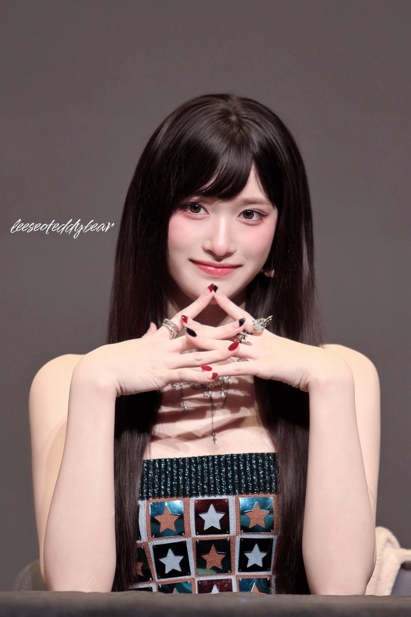 250905
Fansign
#아이브 #이서 #IVE #LEESEO #イソ