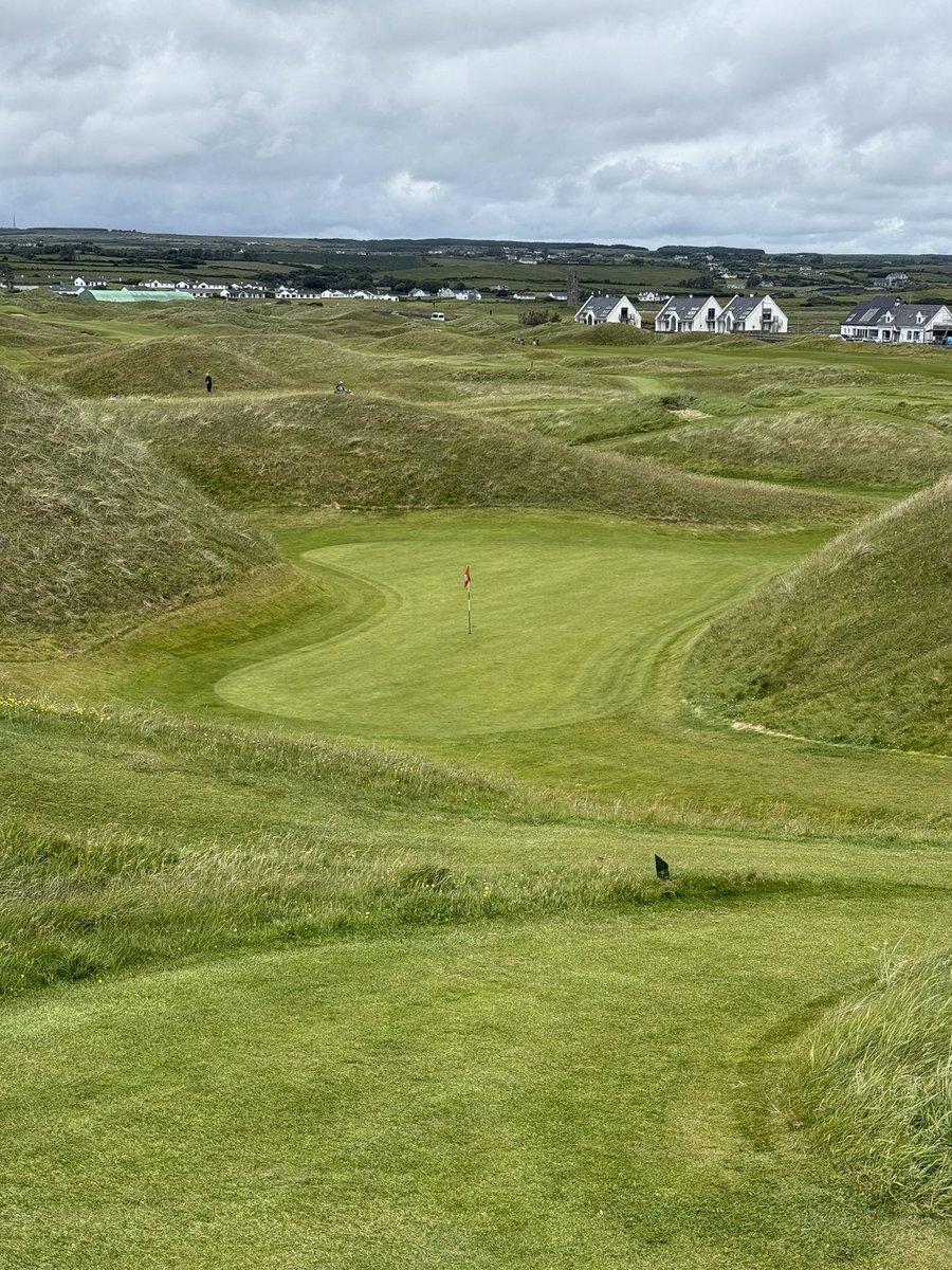 BonneauTo's tweet photo. @golfcourses101 If it was good enough for Tom it’s good enough for me!  Such a fun hole https://t.co/sdJBglTjYL