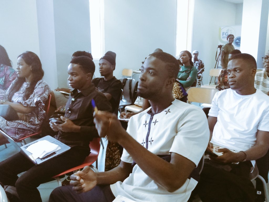 La <a href="/BeninFgi/">FGI Bénin</a> avec son initiative de L’École de la Gouvernance de l’Internet approche de sa fin, mais les sessions se poursuivent avec nos participants autour du thème : "Les langues du Bénin sur Internet à travers le temps", animé par <a href="/nonhouegnon/">Nonhouegnon Raoul LETCHEDE</a> #egi8 #egi2025 <a href="/isocbenin/">Internet Society Chapitre du Bénin</a>