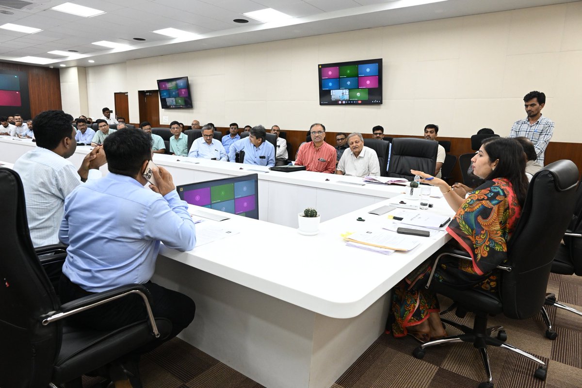 जिल्हाधिकारी डॉ. इंदु राणी जाखड यांच्या अध्यक्षतेखाली धोकादायक रासायनिक कारखान्यांच्या प्रदूषण व सुरक्षा उपाययोजनांबाबत बैठक संपन्न
<a href="/collectorpal/">Collector Palghar</a>