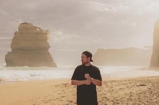 Experience the evolution of <a href="/LiplessMusic/">Lipless</a>  with his highly anticipated album "State Of Mind." 

Stream now and get more details here: doofdoof.co/2025/09/05/lip…