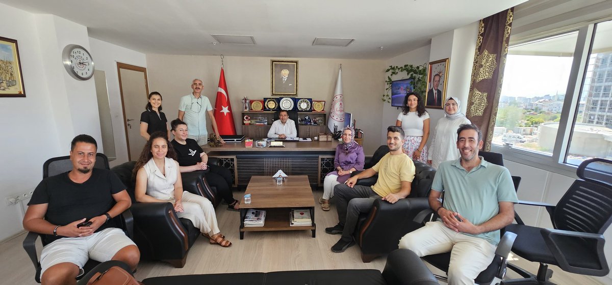 📍 Bucak Şehit Ayfer Gök Bilim ve Sanat Merkezi yönetici ve öğretmenleri İlçe Millî Eğitim Müdürümüz Sayın Kenan YAVUZ’u ziyaret etti.

🌟 Nazik ziyaretlerinden dolayı kendilerine teşekkür ederiz.✨️

#EğitimleYükselenKepez
#TürkiyeYüzyılınınMaarifModeli
#KöklerdenGeleceğe