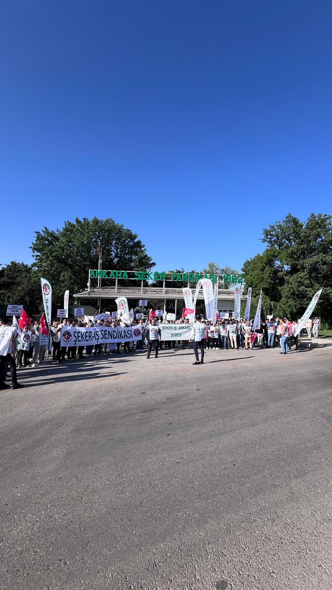 İşçi; emek verendir. Alın teri dökendir. Faiz yerine bereketi tercih edendir. Kimseye boyun bükmeyen, rızkını Allah’tan bilendir...
#kütahyasekeriscisidireniyor