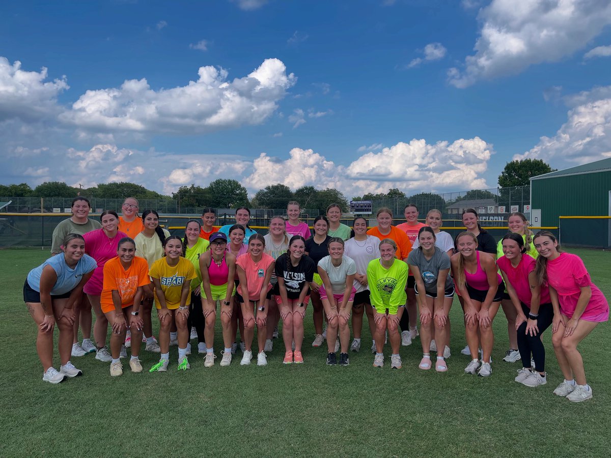 NelsonUSoftball's tweet photo. These ladies worked hard this week 💪🏻💜🦁
We’re ready for Monday!
#FirstDayOfPractice | #SetTheStandard https://t.co/ag5CublBMT
