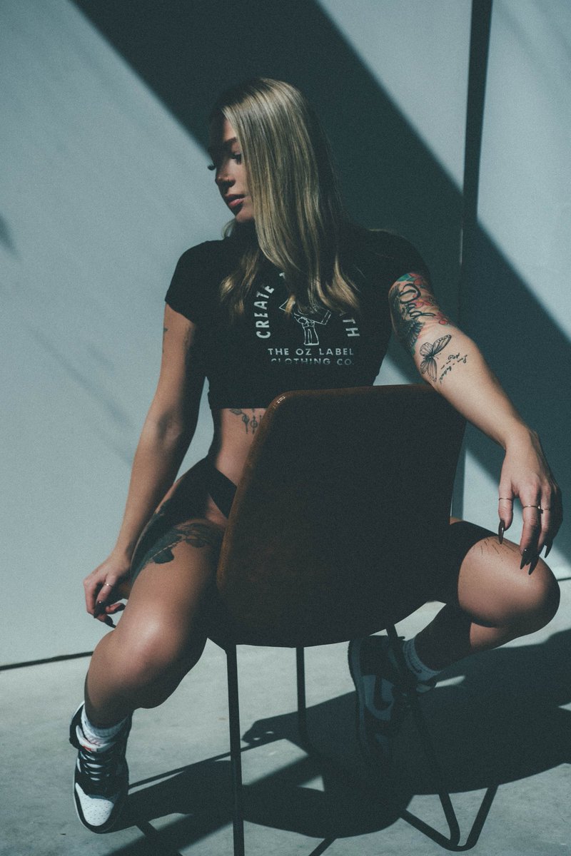 theozlabel's tweet photo. A crop for Fridays fit ☠️ https://t.co/UFsPv1HN21 https://t.co/04us5ylLjl