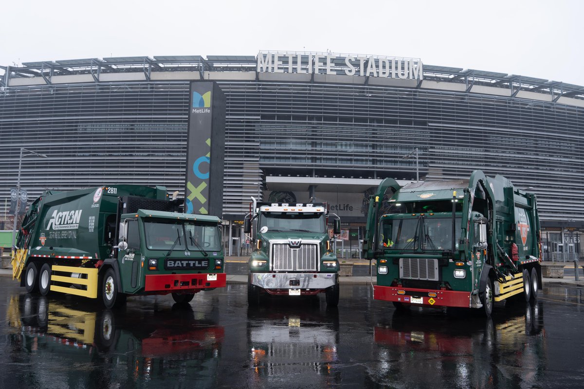 Interstate Waste Services (@interstatewaste) on Twitter photo #NewYorkFootball is back! 🏈🎉
As the <a href="/Giants/">New York Giants</a> and <a href="/nyjets/">New York Jets</a> kick off their season openers this weekend, you've got enough to worry about on game day—we'll handle the trash after your kickoff bash!
#InterstateWaste #ActionCarting #Football #NYJets #NYGiants #Sustainability #Recycle #NewYorkFootball is back! 🏈🎉
As the <a href="/Giants/">New York Giants</a> and <a href="/nyjets/">New York Jets</a> kick off their season openers this weekend, you've got enough to worry about on game day—we'll handle the trash after your kickoff bash!
#InterstateWaste #ActionCarting #Football #NYJets #NYGiants #Sustainability #Recycle