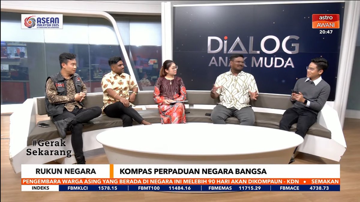 RojakBytes's tweet photo. 🚨 We’re LIVE! 🚨

Our Director, Mirzan Mustafa Kamal, is on Dialog Anak Muda sharing his take on the spirit of Rukun Negara 🇲🇾✨

📺 Watch here now 👉 [https://t.co/woJhzrKGHK]

#RojakBytes #DialogAnakMuda #YouthXtionMovement https://t.co/tCkJy3isxB