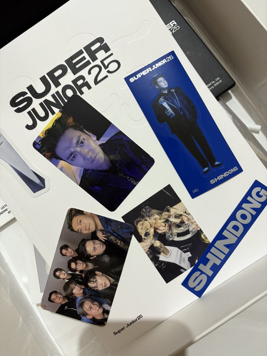 Super Junior 25 💙
*stuck with you song inserted*