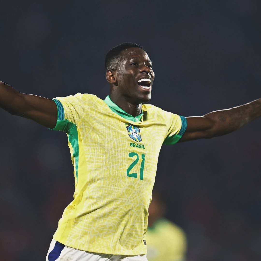 viniesportes's tweet photo. Luiz Henrique é CRAQUE

MAS o twitter passou o dia espumando sobre o julgamento do Bruno Henrique e a noite elogiando o senhor LH 

Na CPI das apostas foi confirmado que o Luiz Henrique RECEBEU um pagamento de 30 mil reais do tio do Paquetá após tomar um amarelo no jogo Bétis x Villarreal em 2023.

Outro suspeito também teria sido beneficiado pelo cartão.

Luiz Henrique jogando NORMALMENTE e não sofreu metade do constrangimento que o BH sofreu.

🔗 https://t.co/3qr5BBHUFR