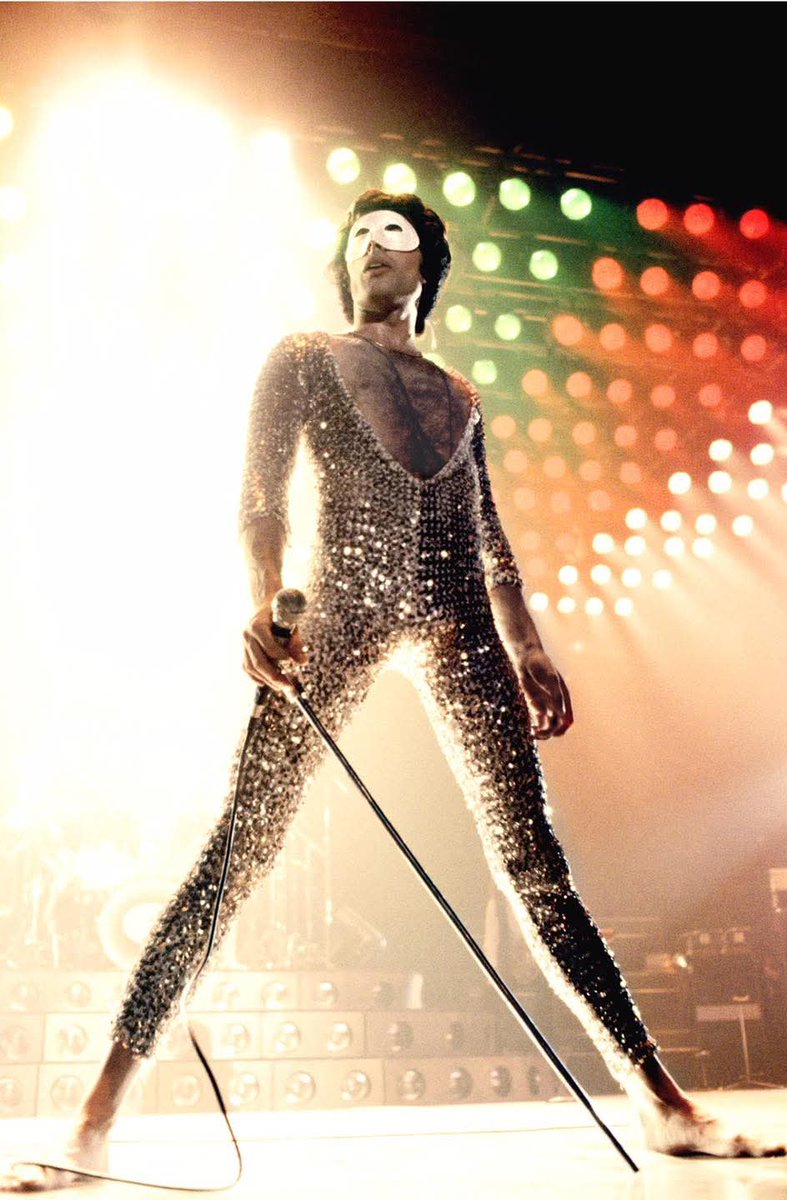 Happy Birthday Mr. Fahrenheit ! 🔥

#FreddieMercury