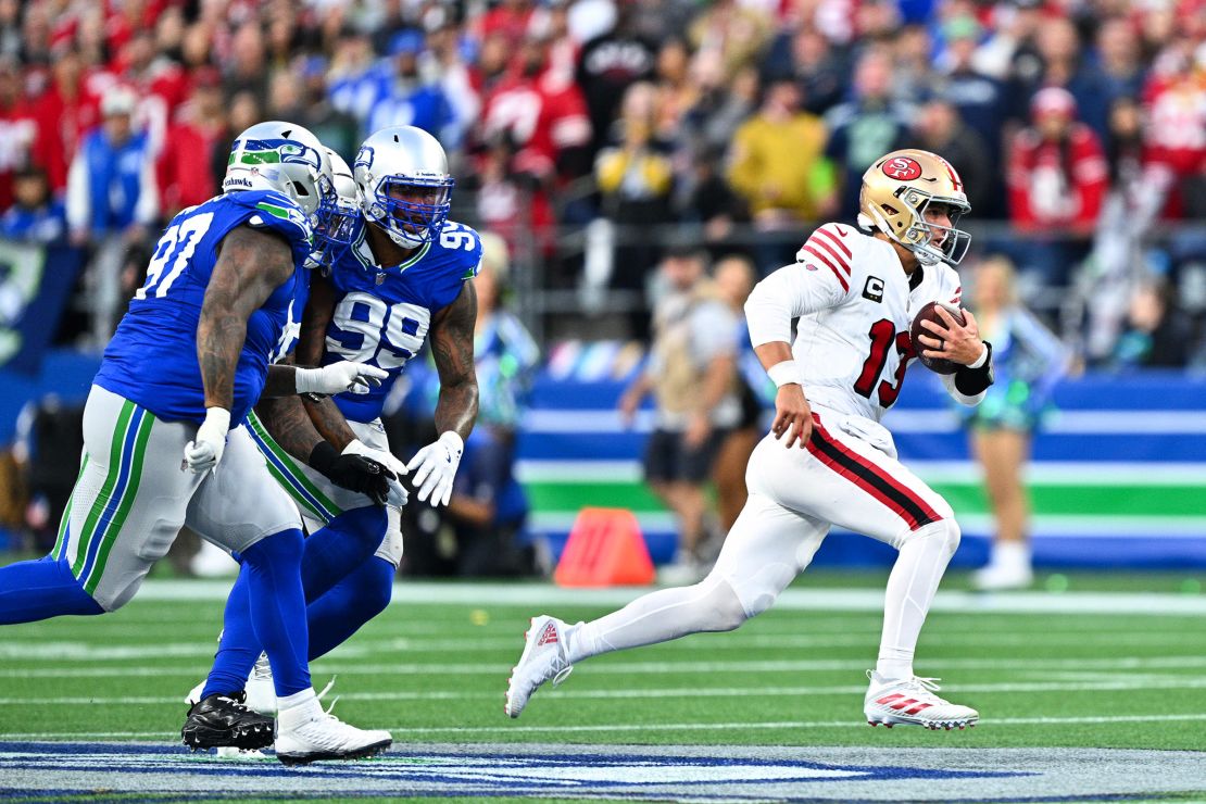 oregonsportnews's tweet image. NFL Week 1 betting plays 🏈💰

@Seahawks vs. 49ers:
✔️ Seahawks +3
✔️ Kenneth Walker anytime TD (+125)
✔️ Under 43.5

Rain + run games + stingy defenses = $$$

Full breakdown ➡️ oregonsportsnews.com/seahawks-vs-49…

#GoHawks #FootballPicks #FootballOdds #OregonSportsNews