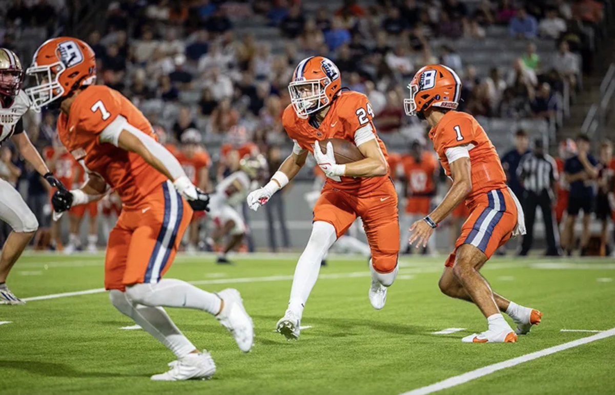 MBESportHQ's tweet photo. Week 1 recap:

Tompkins edged Cypress Ranch 32–27 in a tight back-and-forth. 

Bridgeland dominated Dawson with a 35–20 win. Both teams bring confidence into tonight’s matchup.

#Tompkins #CypressRanch #Bridgeland #Dawson #TXHSFB https://t.co/m9h6tx045X