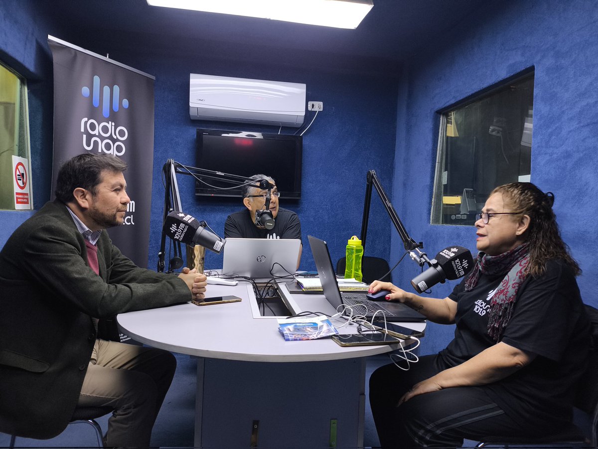 El Seremi de Economía, Jorge Julio Robles, se encuentra en vivo en Radio UNAP para conversar sobre temas económicos. ¡Sintonicen!