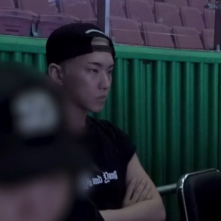 mochihochihae's tweet photo. hoshi monitoring tech rehearsal:

vcr                                    his solo stage https://t.co/0jQ99q7CEd