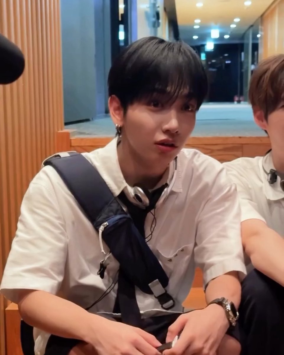 abcdlovefghij's tweet photo. 눈물 잔뜩 고인 눈 부릅뜨더니
저 눈물 안 흘렸어여!!!!! https://t.co/SxF2zoyaDi