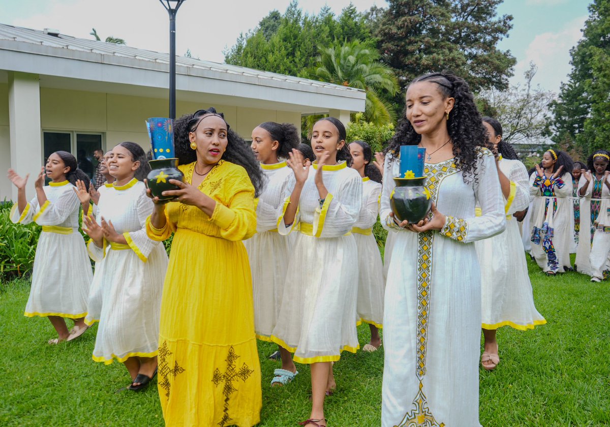 MFAEthiopia's tweet image. Ethiopian artists from Ras Theatre brought #Enkutatash, #Ethiopia’s New Year, to life at the embassies of #China, the #US, #France and others in #AddisAbaba ahead of September 11, showcasing the country’s rich traditions.

The event, which was organized by the Ministry of Culture…