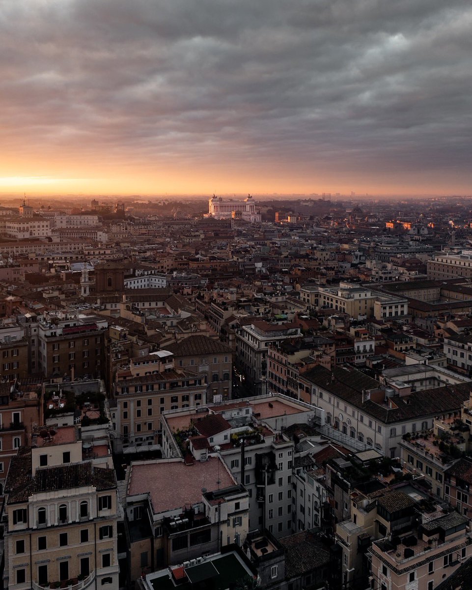 TreasureRome's tweet photo. Some of our favorite Rome spots, seen from new perspectives ✨🫶

📸: @valsoiapg 

#rome #roma #italia #drone https://t.co/2TQnvHCEIL