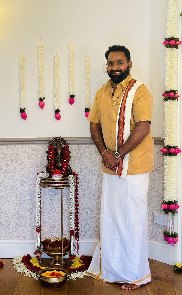 lordshivom's tweet image. Special people hold a special place!

My all-time favs, demigods, and role models now in my new office room 🥺😍

Love you all @KChiruTweets @PawanKalyan @AlwaysRamCharan ❤️‍🔥

#JaiChiranjeeva 🧿🪬

@TheBeast_619 used your RC edit in the frame 🤗