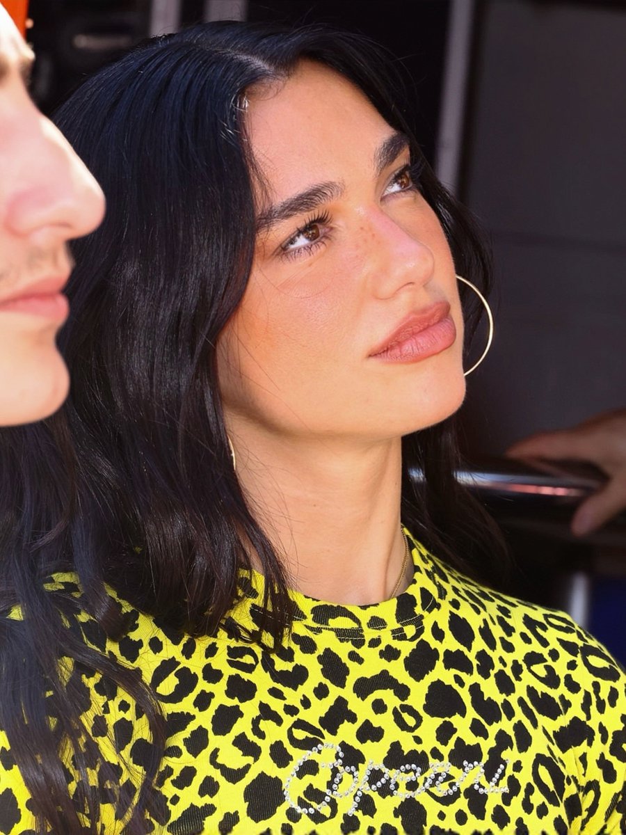 load in 4K to see dua lipa’s freckles!