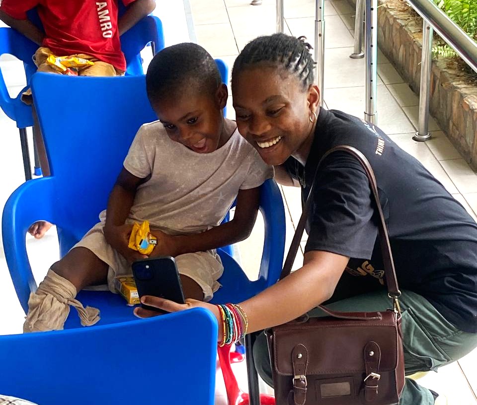 compengKNUST's tweet image. 📍On this 𝐈𝐧𝐭𝐞𝐫𝐧𝐚𝐭𝐢𝐨𝐧𝐚𝐥 𝐃𝐚𝐲 𝐨𝐟 𝐂𝐡𝐚𝐫𝐢𝐭𝐲, we look back at a moment of giving.

Earlier this year, Biomedical Engineering students visited the Nsawam Orthopedic Center to make donations in support of patients and staff.

Service goes beyond the classroom.