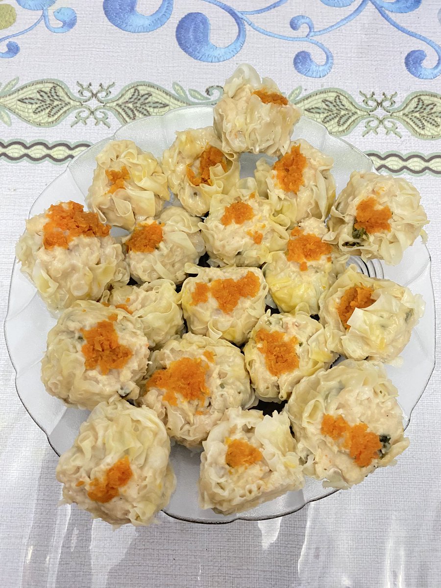 iseelll_'s tweet photo. Maulud nabi bikin dimsum ☺️ https://t.co/8HKwg2rmEB