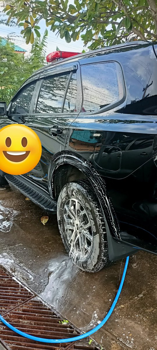 รับจ้างล้างรถถูกใจล้างฟรีถ้าให้ดีล้างให้ทุกอย่าง