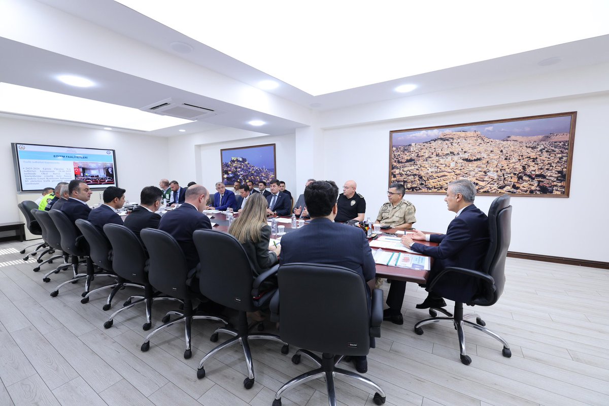 📌 2025-2026 Eğitim Öğretim Yılı Tedbirleri Toplantısı

Valimiz Sayın <a href="/tuncay_akkoyun/">Tuncay Akkoyun</a> Başkanlığında;
Vali Yardımcıları Hasan Kurt ve Büşra Uçar Koyun, İl Jandarma Komutanı Tuğgeneral Tahsin Saruhan, İl Emniyet Müdürü Cebrail Buğday, Mardin Büyükşehir Belediyesi Genel Sekreteri