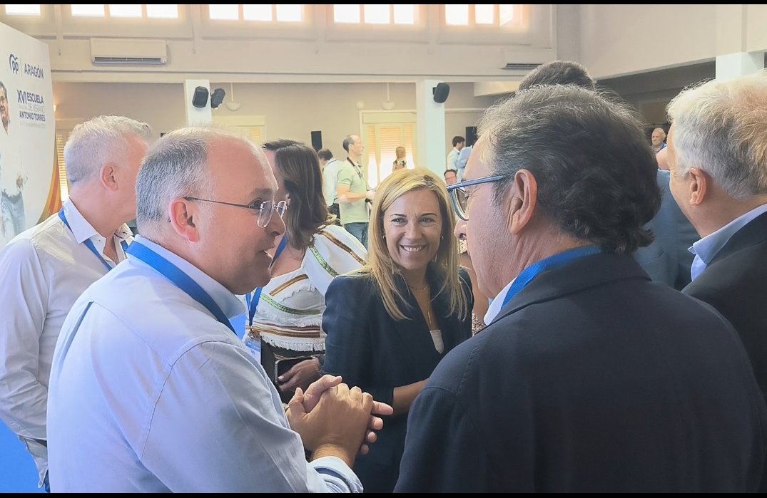 pptarazona's tweet photo. 🔵 Clausuramos de la XVI Escuela de Verano junto al secretario general del PP, @Mtelladof y nuestro presidente regional @Jorge_Azcon 
Gracias por confiar en Tarazona un año más para ser la anfitriona de este encuentro.
@pparagon @ppopular https://t.co/r1TSMTdY0x