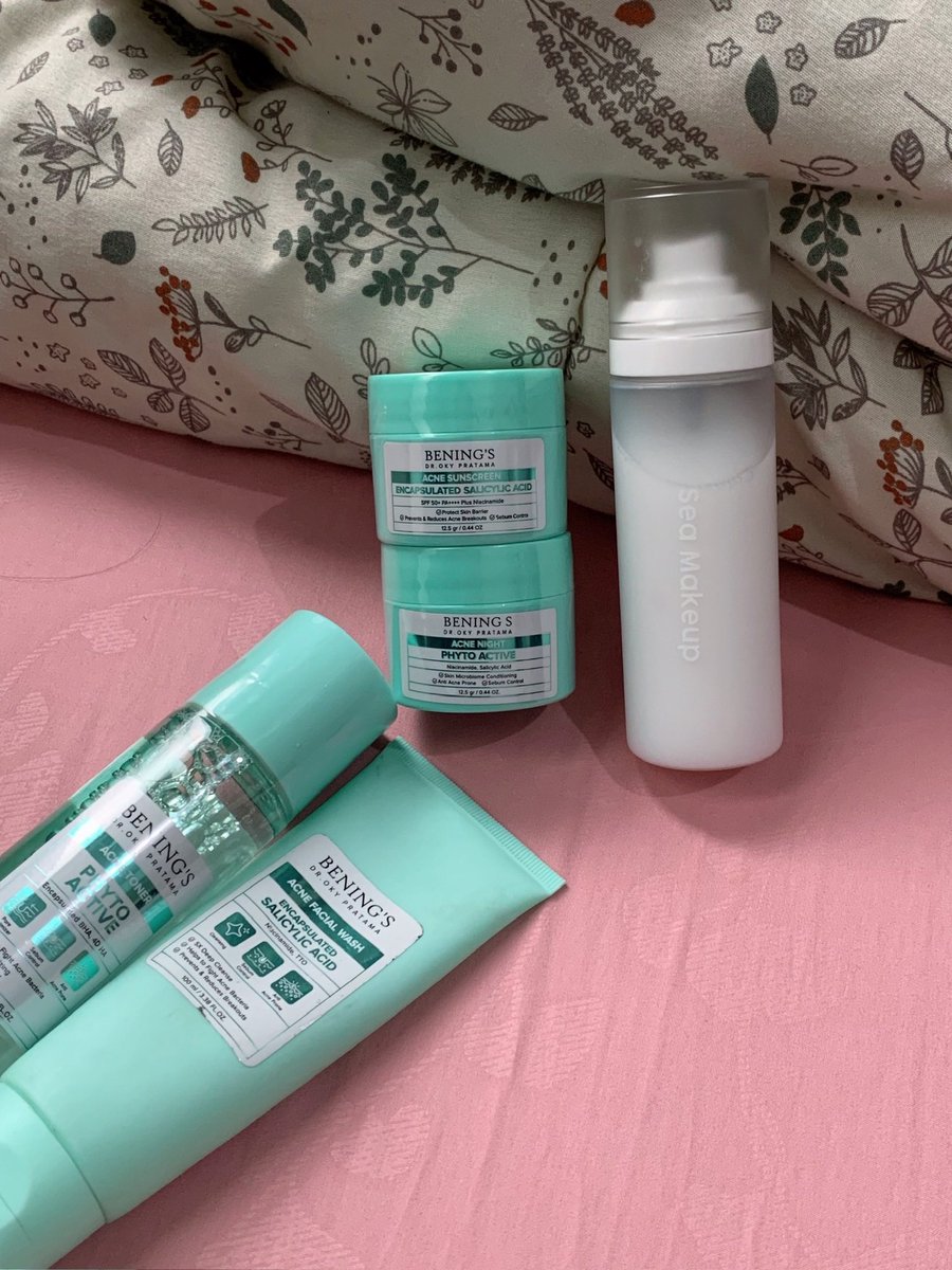 zeuzebu's tweet photo. guys ini aku ada skincare yg masih baru beli, cuss angkutt yang minattt harga murah ajaa, nego harga bolehh langsung dm aja 🧏🏻‍♀️☝🏻

- benings paket acne : 185k (dari klinik nya langsung masih baru, fw nya udah pernah sekali di pake) 
- setting spray sea makeup : 35k

📍Bandung https://t.co/BiNUaaPYLv