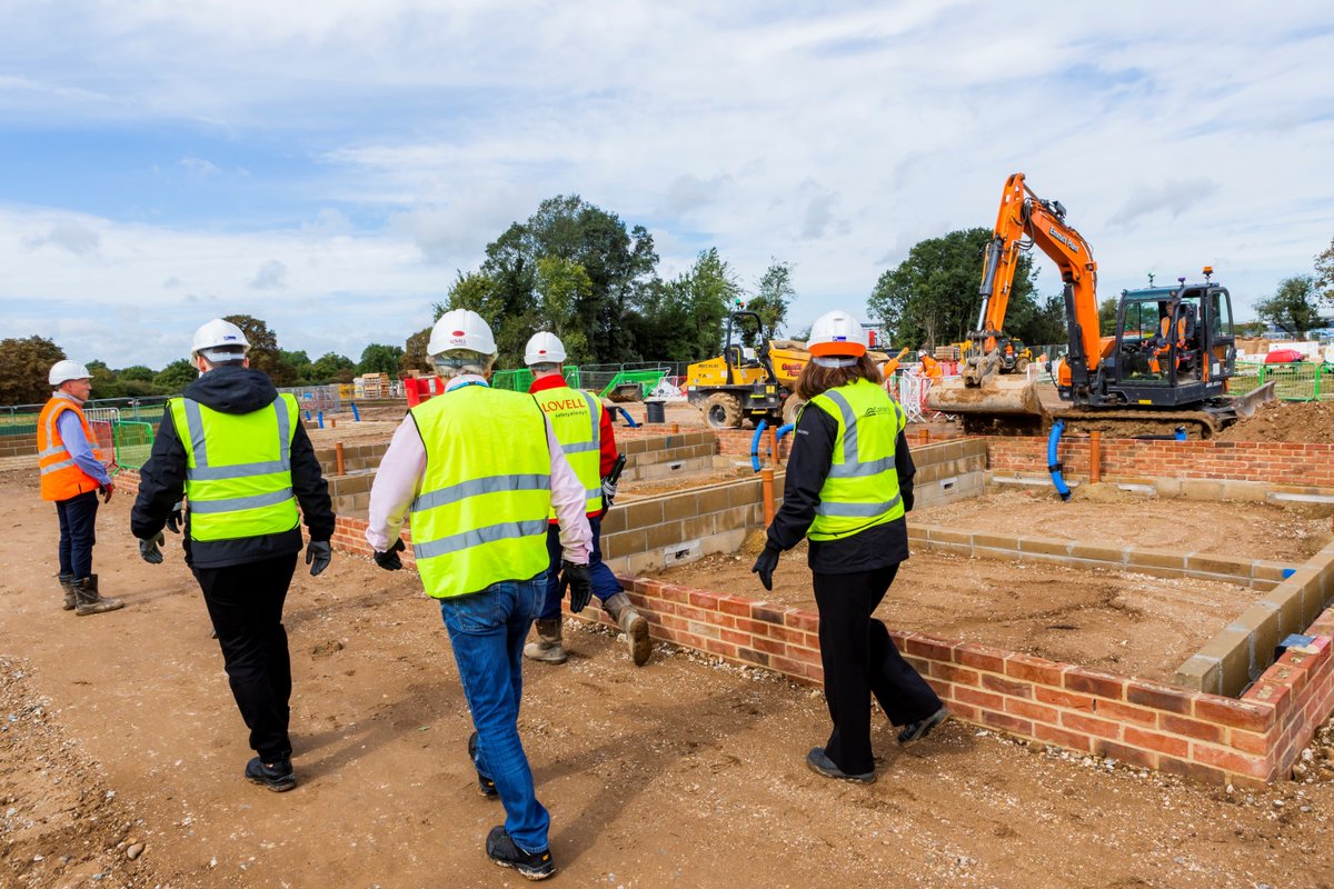suffolkcc's tweet photo. Construction of 50 new homes at Astley Place in Newmarket is progressing, with a show home expected to be open in the new year.

Edmundham Developments, a joint venture between us and @Lovell_UK, is delivering 2, 3, 4 and 5 bedroom homes.

Read more: https://t.co/y8BaU8jdjE https://t.co/EDhwW7YUj5