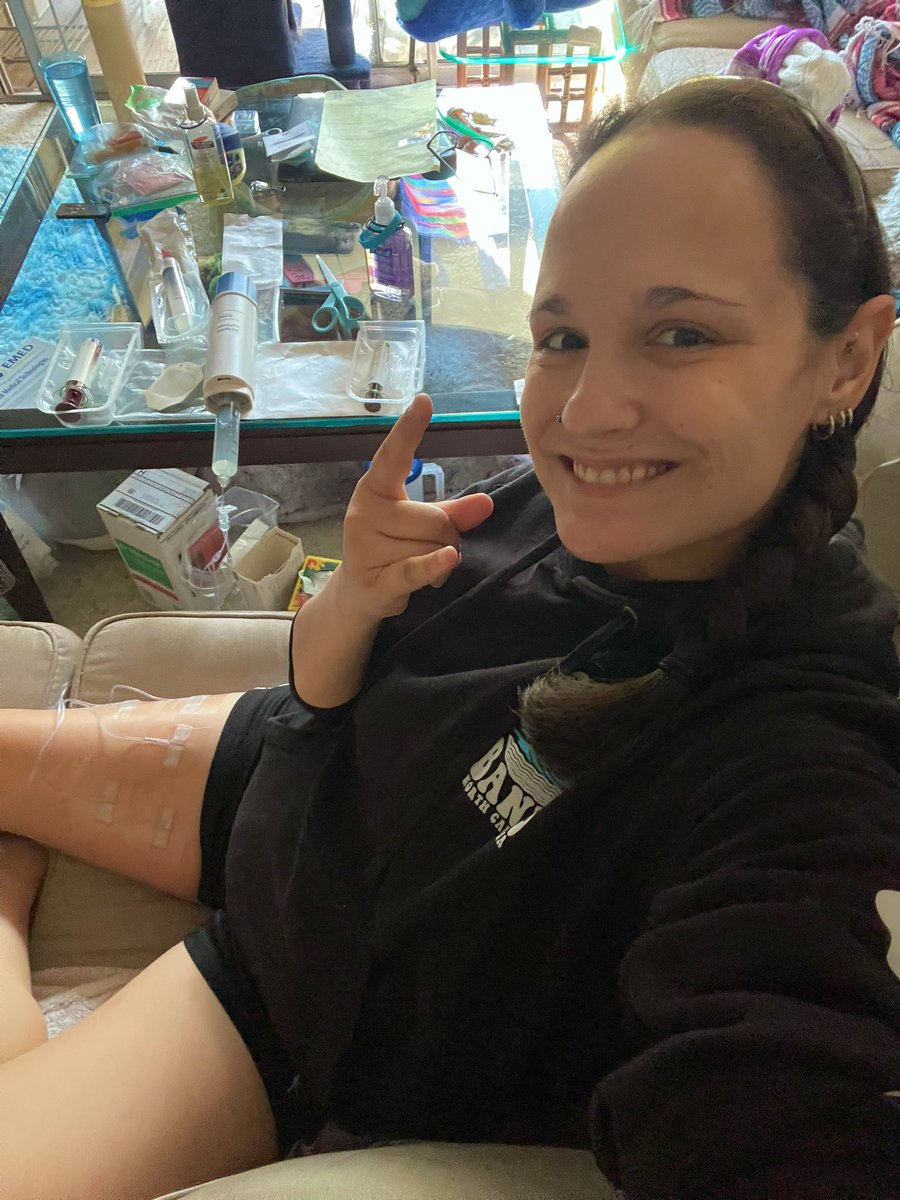 BlckRoseDGuerre's tweet photo. ✨here’s a look inside my morning on a very busy friday after my alarm wakes me an hour early on the 1 night ive had in a while to catch up on sleep…😅🥰😂
#goodmorning #ODESZA #Immunotherapy #infusions #HUNTRIX 🪷 https://t.co/eldpCg27er