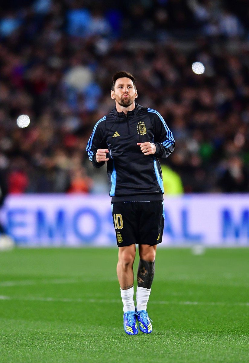 ⁴K  MESSI 1️⃣0️⃣✨📸                                                                         #Wallpapers                                                            #WCQ                                                                   #FC26