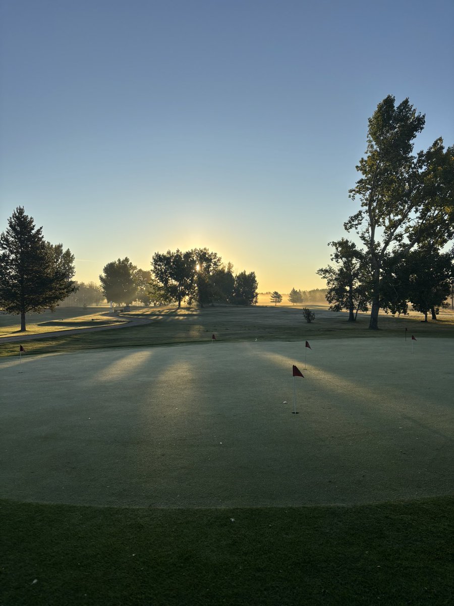 It’s that time of year… first frost delay of the season.. 🥶