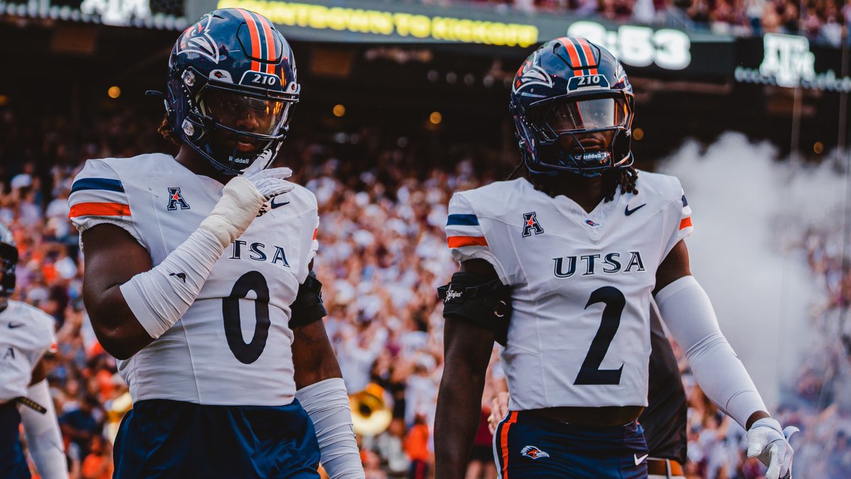 UTSAFTBL's tweet image. UTSA will open the 2025 home slate on Saturday against Texas State in the Battle for I-35. Kickoff is set for 2:30 p.m. at the Alamodome.

📰 utsa.pro/25txstpreview
ℹ️ utsa.pro/25fbfaninfotxst
🎟️ utsa.pro/25FBSGTIX

#210TriangleOfToughness
#LetsGo210 | #BirdsUp 🤙