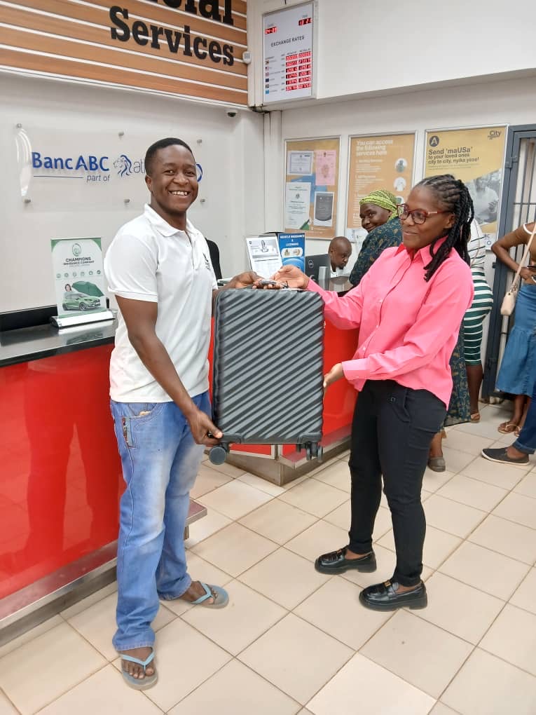 Rewarding the way you pay!💳

Another <a href="/BancabcZW/">BancABC Zimbabwe</a>  <a href="/Visa/">Visa</a>  cardholder celebrates a well-earned win.👏🏾

Make your payments using your @bancabczw Visa card — because next time, it could be YOU! 😉

#VisaLoadAndWin 💳
#BancABCVisa
#TransactAndWin ✨
#VisaLoadAndWinWithBancABC