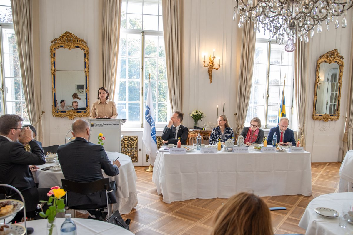 NorwayOSCE's tweet photo. Today, @NorwayAmbOSCE met @Tsihanouskaya and the OSCE Group of Friends of Democratic Belarus hosted by @SwedeninATOSCE, supporting her tireless efforts for a democratic Belarus. We call upon the Belarusian regime to immediately and unconditionally release all political prisoners. https://t.co/dIXGl6SSGY