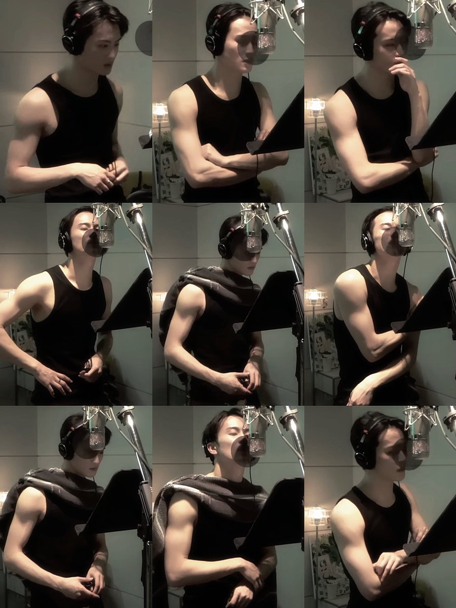 anythingforlmk's tweet photo. Does Mark know how much power him in a sleeveless shirt holds... https://t.co/sw9mRGOTjC