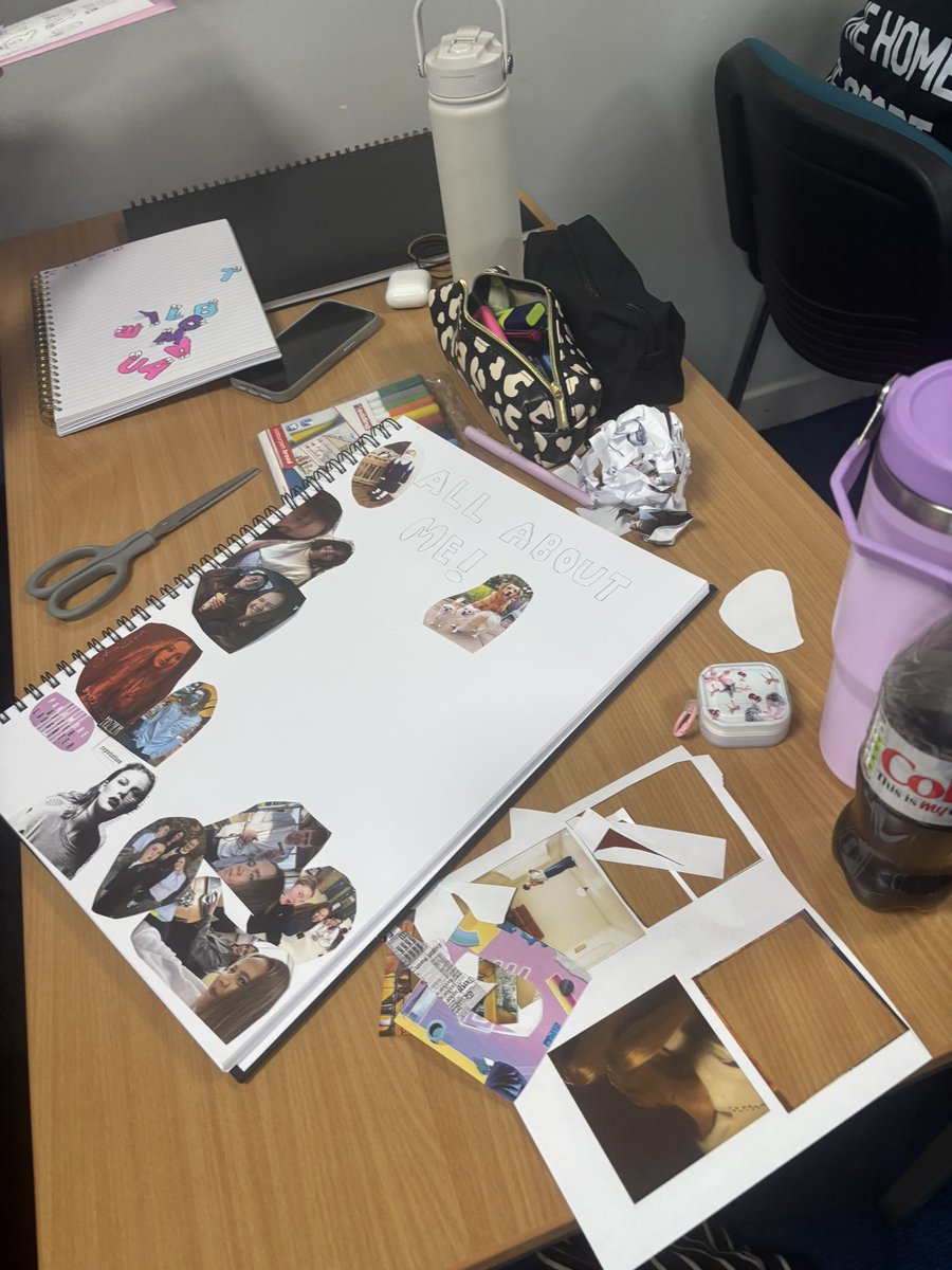 The new HNC students getting creative with their floorbooks. #FridayVibes <a href="/AyrshireColl/">Ayrshire College</a>