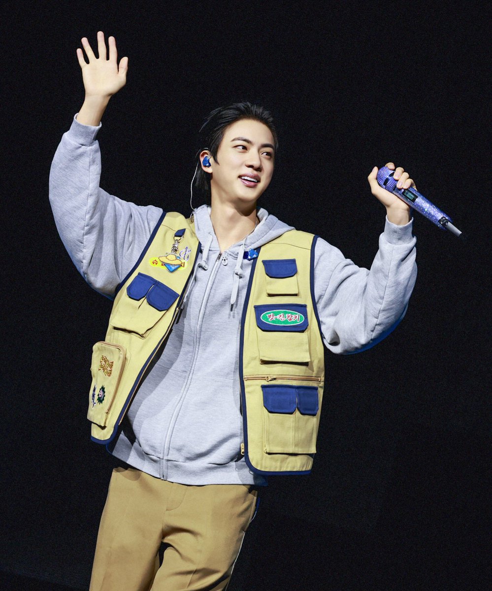 BTSジン両面別柄ブランケット確認用 FILA x BTS ジン Jin 着用｜Yahoo!フリマ（旧PayPayフリマ）