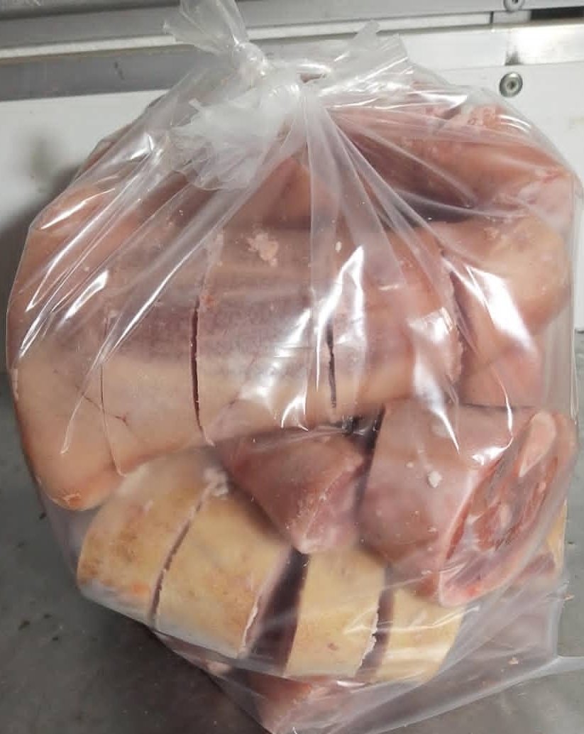 miltonzhakata's tweet photo. In piggery, small mistakes snowball into major issues ~ strategy, not just random clever ideas, is key to success.

~ For now lets just chop our chops: $22 |5kg  🥩 https://t.co/8E6Zzyjulv