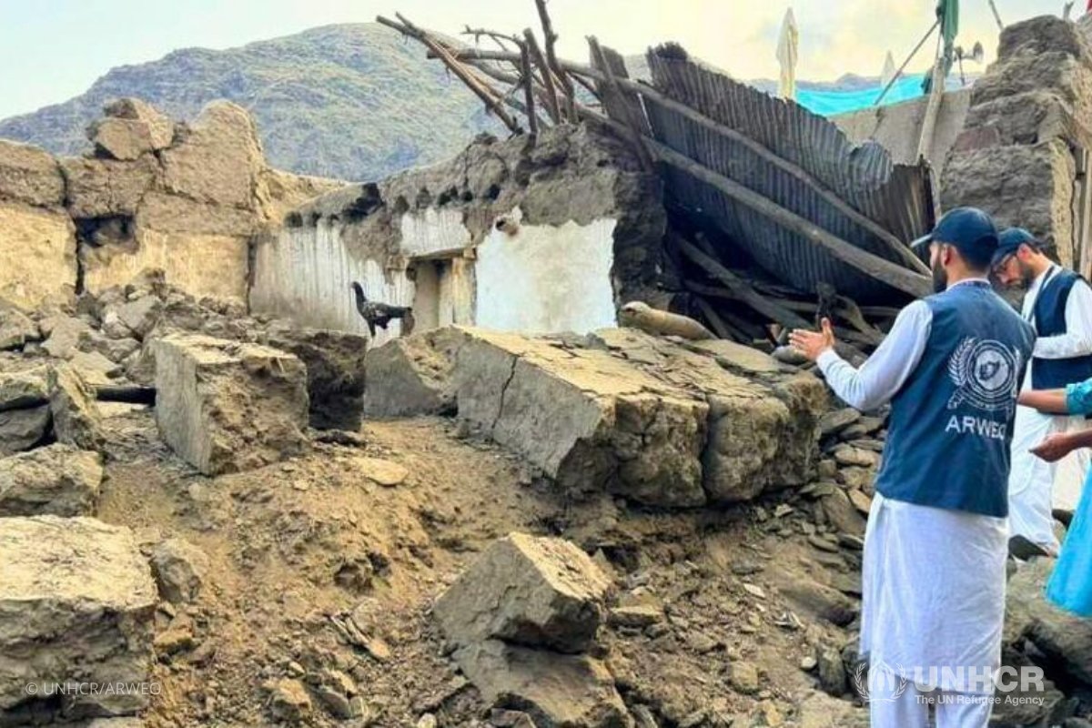 AfgFutureFund's tweet photo. Deepest condolences to the people of #Afghanistan after the devastating #earthquakes. Thank you to all who are stepping up with care and humanitarian support. 💙
Photo: UNHCR https://t.co/y9NEzIl4H4