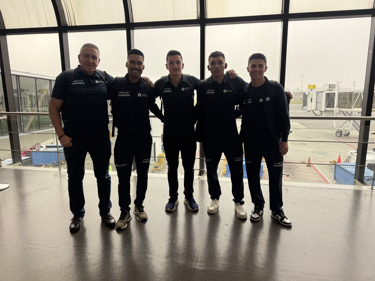 RUMBO A VENEZUELA ✈️

Este es parte de nuestro equipo que estará visitando el hermano país para disputar y ser protagonistas en la Vuelta a Venezuela 2025.

Somos #GWErcoSHIMANO 🔥💙