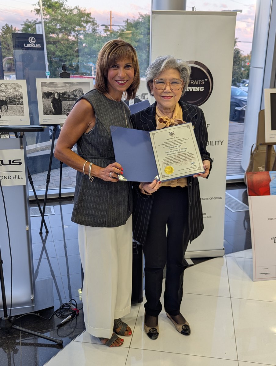 DaisyWai_'s tweet photo. Great to join Karen Merk Photography in recognizing Muhammad Kermalli, Elisabeth Jaja and Anni Rong as this year’s #PortraitsOfGiving honourees. Thank you for strengthening #RichmondHill through your leadership, service, and generosity - our community is stronger because of you! https://t.co/BERsfN28vW